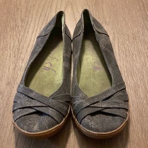 Blowfish slip on flats size 9